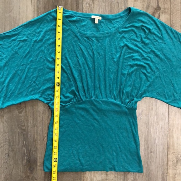 NWOT! - BORDEAUX Batwing Top - Picture 6 of 7